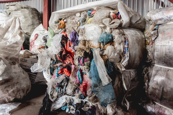 Separating garbage collection at modern recycling plant - Φωτογραφία, εικόνα