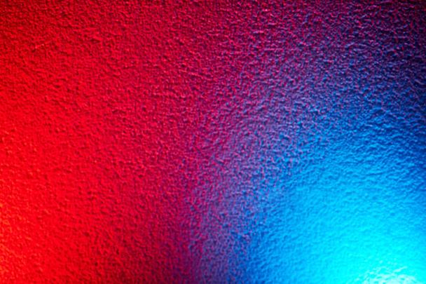 Tweekleurige achtergrond met een soepele overgang van rood naar blauw - Foto, afbeelding