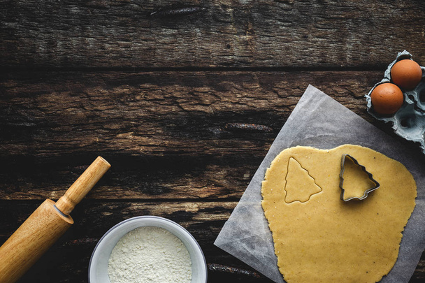 Gingerbread cookie dough for Christmas - Foto, afbeelding
