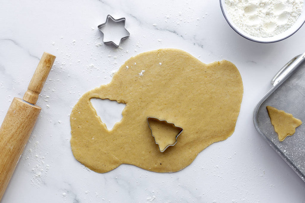 Gingerbread cookie dough for Christmas - Foto, immagini