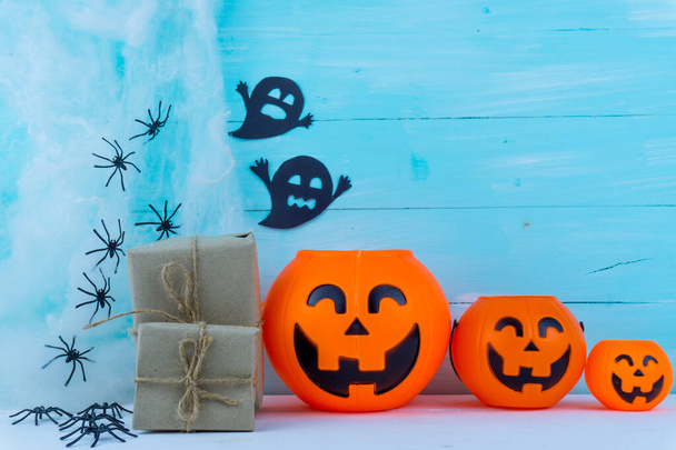 Halloween dovolená pozadí s pavouky, weby, dárky a jack l - Fotografie, Obrázek