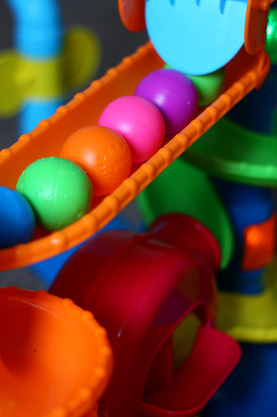 Красочная шаровая игрушка
 - Фото, изображение