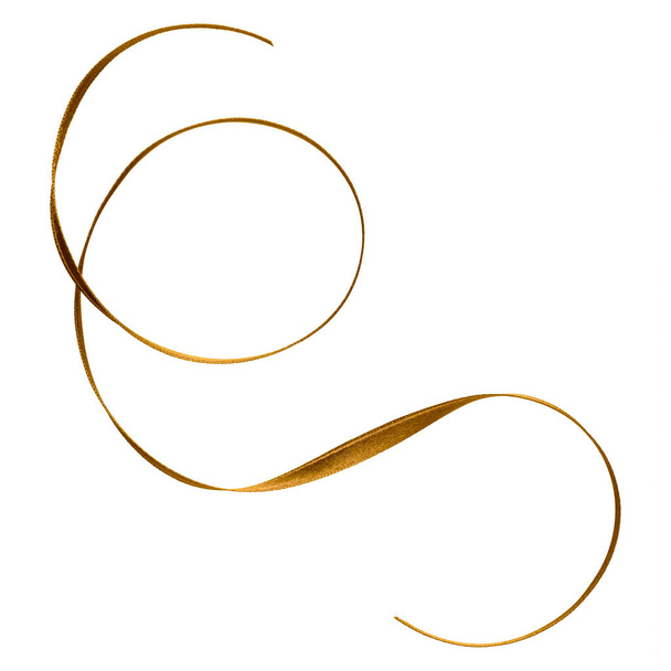 Шини-сатиновая лента коричневого цвета на белом фоне c
 - Фото, изображение