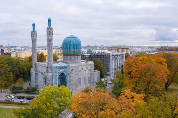 Вид згори з мечеті собору (стрілянина з квадрокоптера). Санкт-Петербург, Росія - Фото, зображення