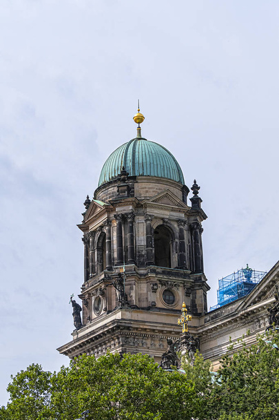 architektonische details des berliner doms - berühmtes denkmal auf der Museumsinsel im berliner bezirk mitte. Deutschland. - Foto, Bild