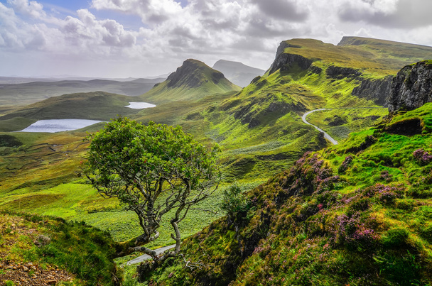 Isle of Skye, skót magas Quiraing-hegység festői kilátás - Fotó, kép