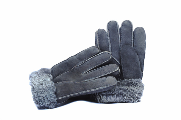 γούνα χειμώνα γάντια γκρι χρώματα για το λευκό φόντο. - Φωτογραφία, εικόνα