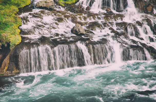 Úžasné vodopády Hraunfossar a Barnafoss, Island - Fotografie, Obrázek
