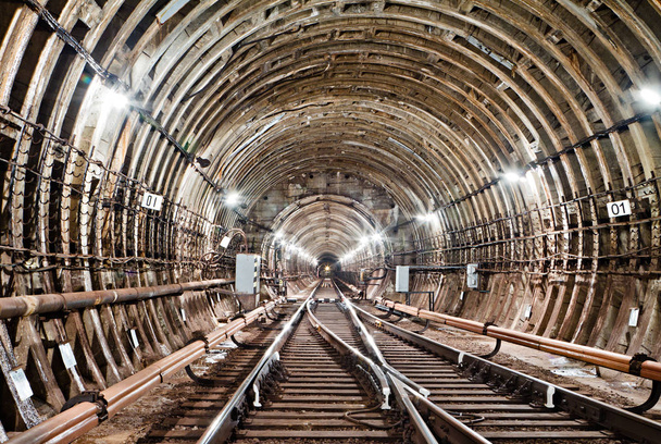 Tunel metra. Kijów, Ukraina. Kijów, Ukraina - Zdjęcie, obraz