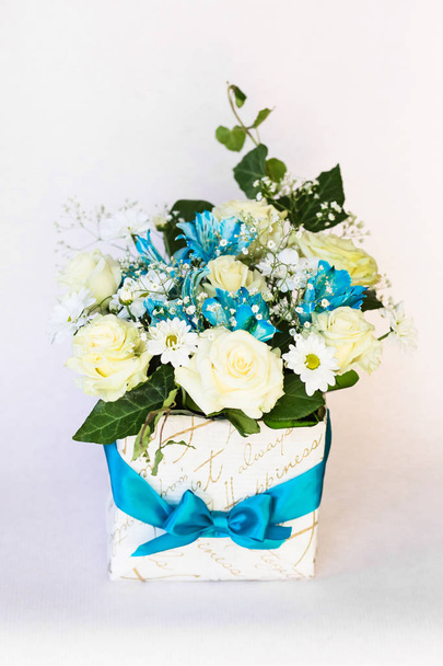 букет цветов в цветочном горшке, флористика
 - Фото, изображение