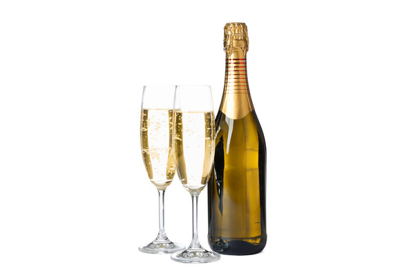 Бокалы шампанского и бутылка на белом фоне
 - Фото, изображение