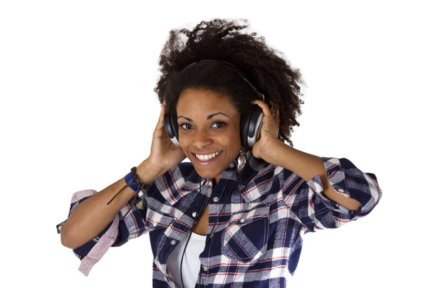 Joven afroamericano con auriculares
 - Foto, Imagen