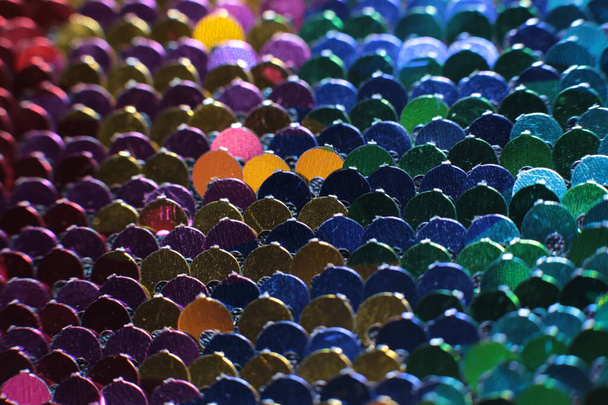 glänzende Textur Hintergrund irisierend mehrfarbige Pailletten Makro-Foto - Foto, Bild