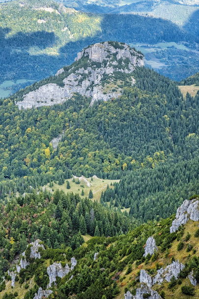 Little Rozsutec da Big Rozsutec peak, Little Fatra, Slovacchia
 - Foto, immagini