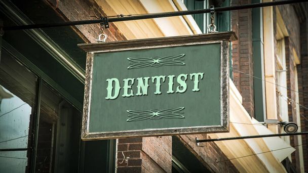 Уличный знак стоматологу
 - Фото, изображение