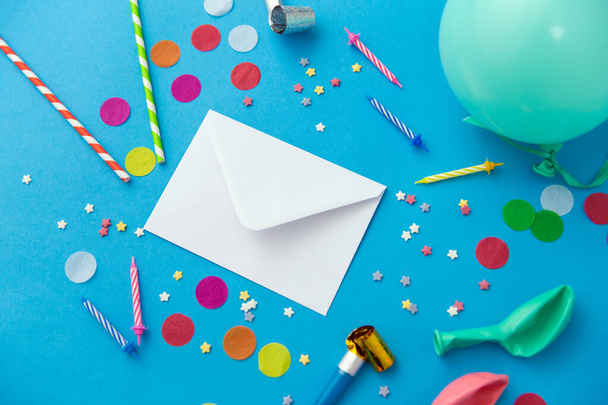 postal envelope and birthday party props - Fotografie, Obrázek