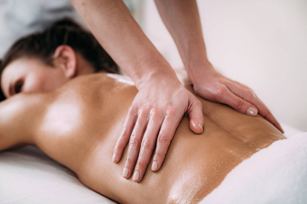 Rugsport massage therapie - Foto, afbeelding