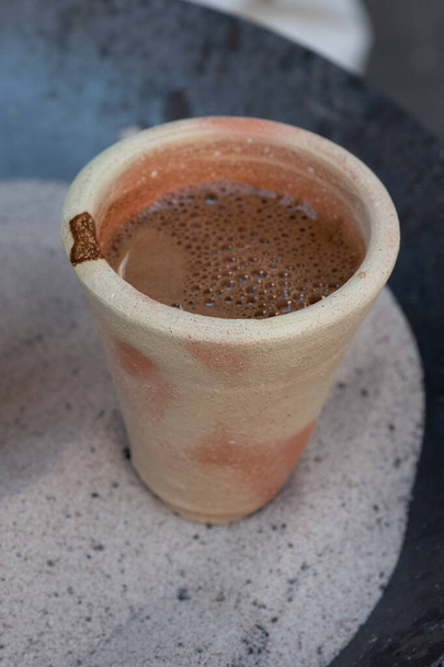 tradicional café negro árabe
 - Foto, imagen