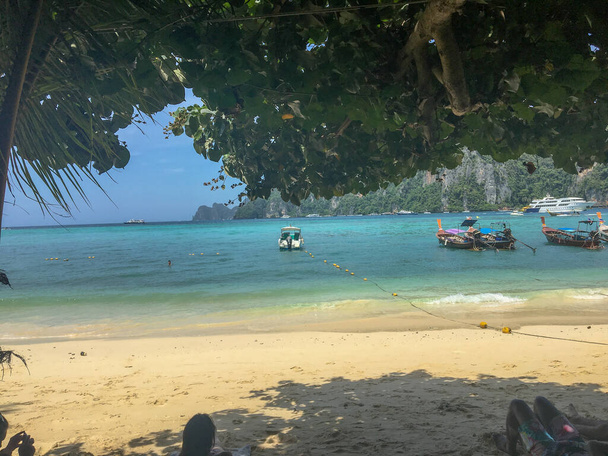 Вид на пляж на острове Пхи Пхи
 - Фото, изображение