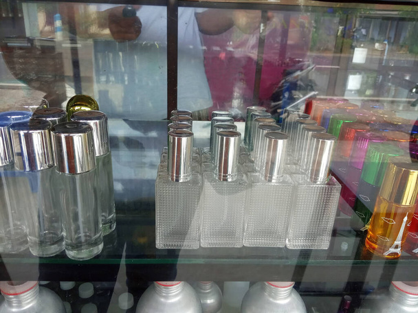Leere Parfümflaschen - Foto, Bild
