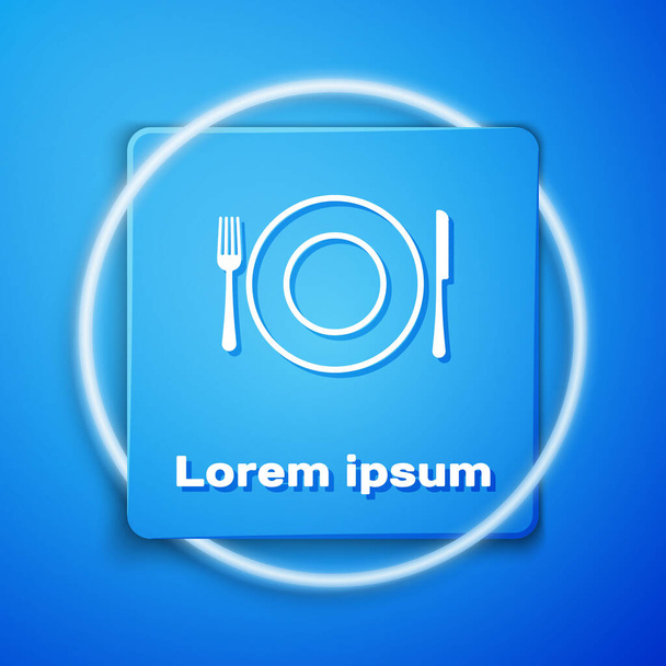 Witte plaat, vork en mes pictogram geïsoleerd op blauwe achtergrond. Bestek symbool. Restaurant bord. Blauwe vierkante knop. Vector Illustratie - Vector, afbeelding
