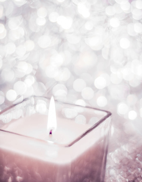 Blush rosa vela aromática no Natal e Ano Novo glitter ba
 - Foto, Imagem