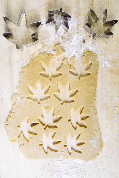 Marihuana-vormige koekjes - Foto, afbeelding