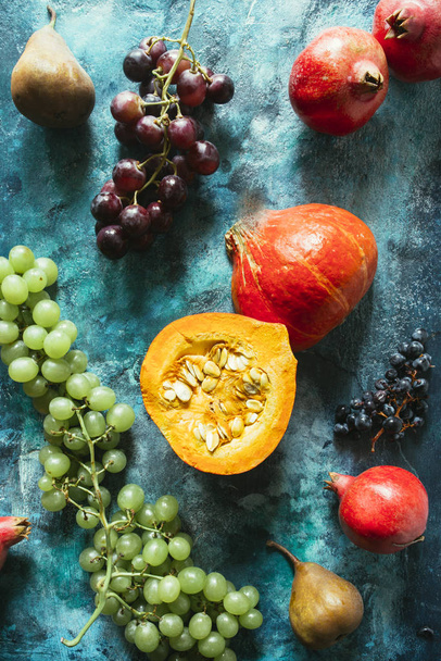 Autumnal fruit background - Photo, Image