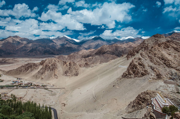 My moto trip from Leh to Ladagh. Highest road in the world. India Himalayas - Zdjęcie, obraz