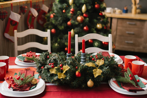 Kutlama masası dekorasyonu, Noel sofrası. - Fotoğraf, Görsel