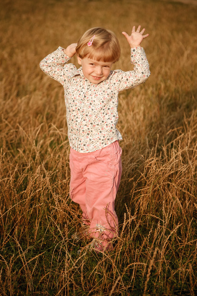 menina no campo - Foto, Imagem