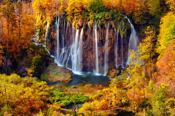Водопады Плитвицкого национального парка Хорватии
 - Фото, изображение
