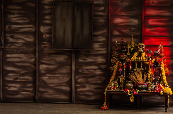 Horor strašidelný Halloween oltář stolní dekorace v thajské halloween  - Fotografie, Obrázek