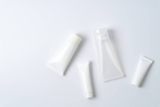 white realistic glossy cosmetic tubes - Foto, Imagem