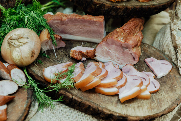 classic ham on wood with onions - 写真・画像