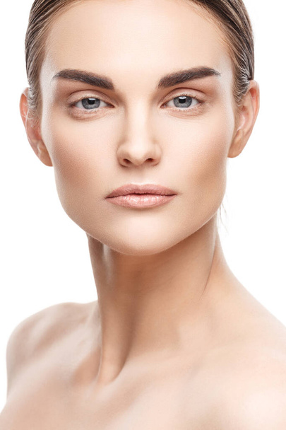 beautiful female model with clean natural skin - Fotografie, Obrázek