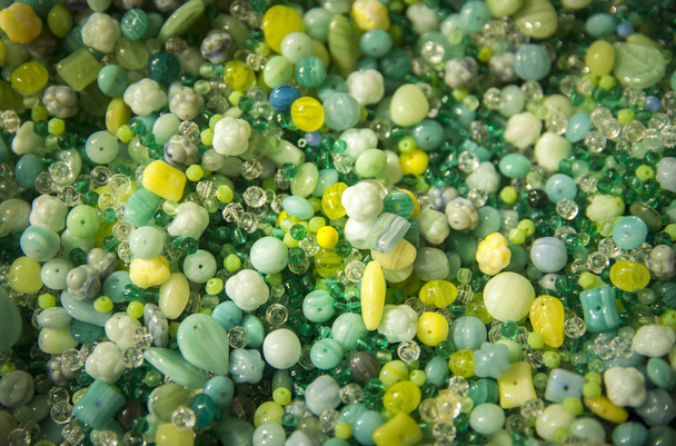 Perles de verre vert et jaune fond
 - Photo, image