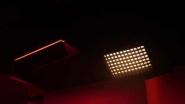 Iluminación de película de estudio colorido
 - Metraje, vídeo