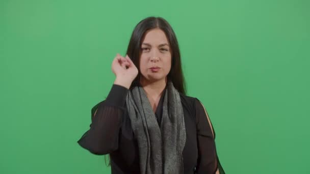 Agresszív nő leállítja a nézőt - Felvétel, videó