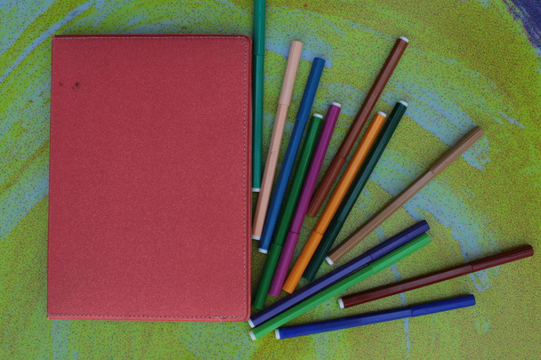 notebook para notas espacio libre
 - Foto, imagen