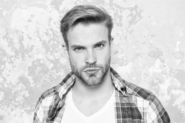 Beard grooming. Hairdresser salon. Barber concept. Skin care. Handsome man unshaven face. Caucasian male model with unshaven handsome face and stylish hairstyle. Casual and handsome. Natural beauty - Foto, Bild