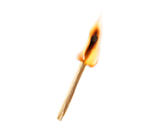 Сожжение спички на белом фоне
 - Фото, изображение