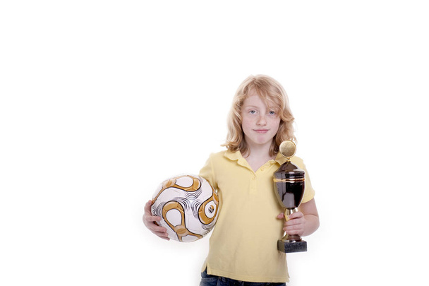 Mädchen, Fußball und Pokal - Foto, Bild