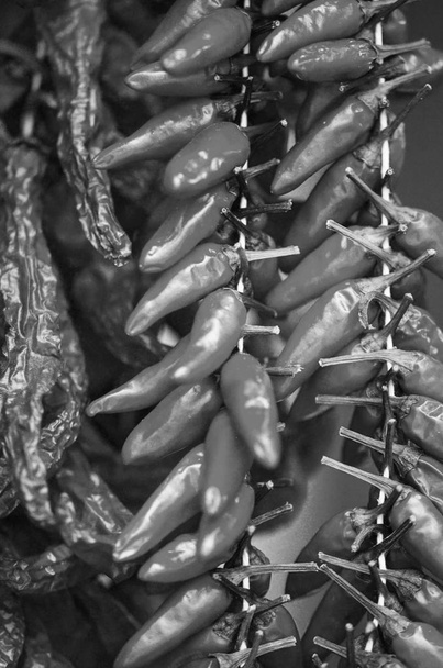 tuoreet vihannekset - paprika lähikuva paikallisen Italian markkinoilla
 - Valokuva, kuva