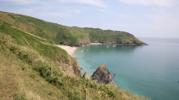Lantic Bay Cornwall Engeland bij Fowey en Polruan met turquoise en blauwe zee op een prachtige zomerdag - Video