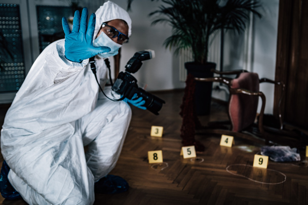 Police Forensic Detective Photographing Crime Scene, Collecting Evidence - Foto, immagini