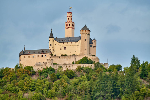 Castillo de Marksburg en el río Rin en Alemania
  - Foto, imagen