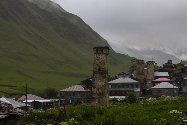 Село Ушгули Сванетинского района Грузии
 - Фото, изображение