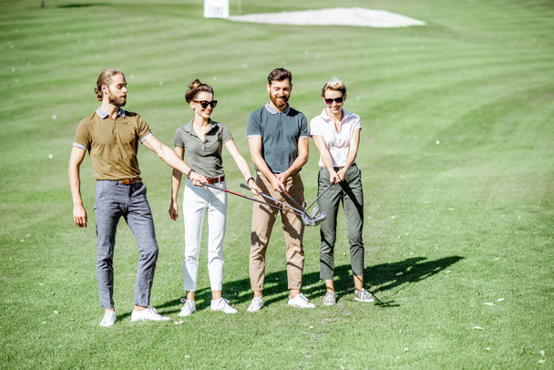 Friends on the golf course - Foto, Bild