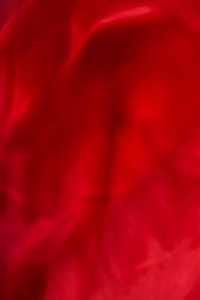 Fondo de arte abstracto rojo, textura de seda y líneas onduladas en moti
 - Foto, Imagen
